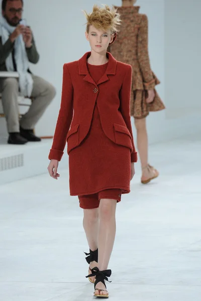 Look 15